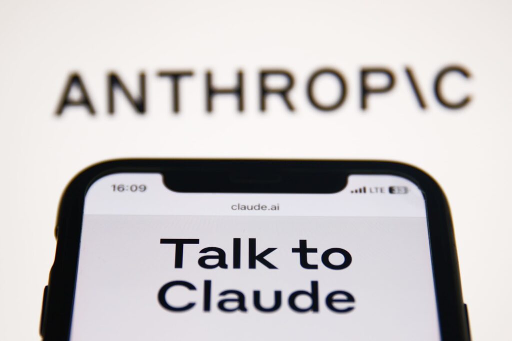 Anthropic is lining up a new slate of investors, rejecting Saudi Arabia.